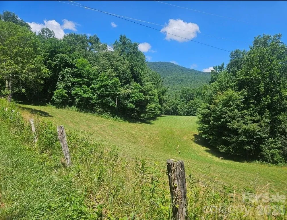 886 Hanging Rock Road Spruce Pine, NC 28777