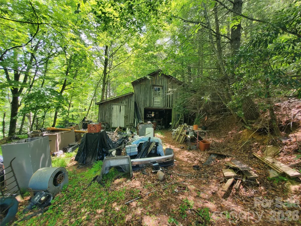 886 Hanging Rock Road Spruce Pine, NC 28777