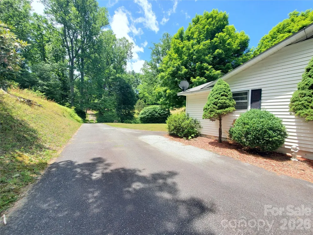 886 Hanging Rock Road Spruce Pine, NC 28777