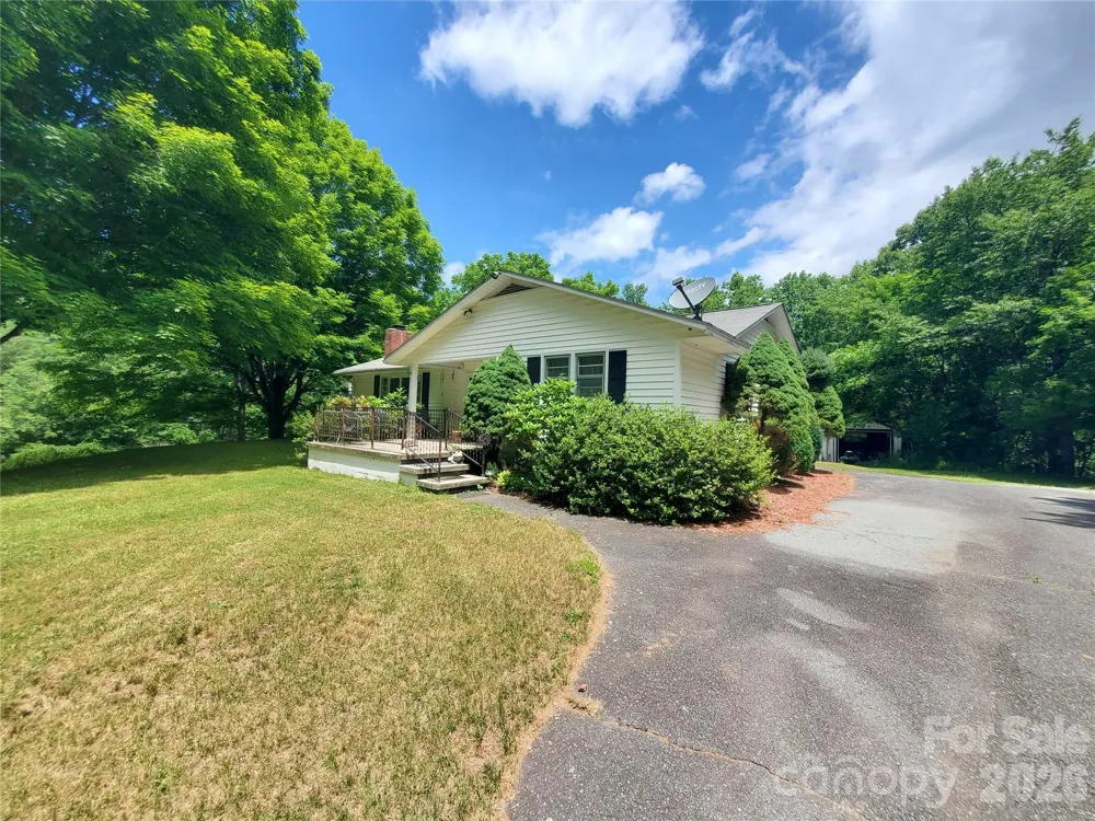 886 Hanging Rock Road Spruce Pine, NC 28777