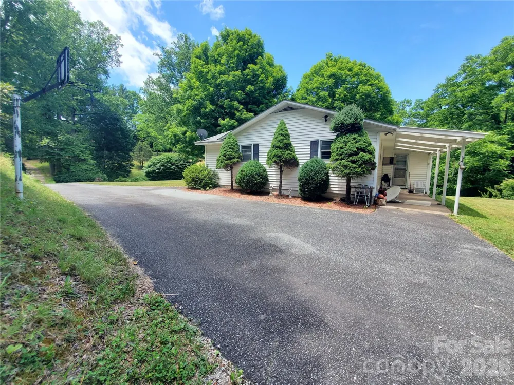 886 Hanging Rock Road Spruce Pine, NC 28777