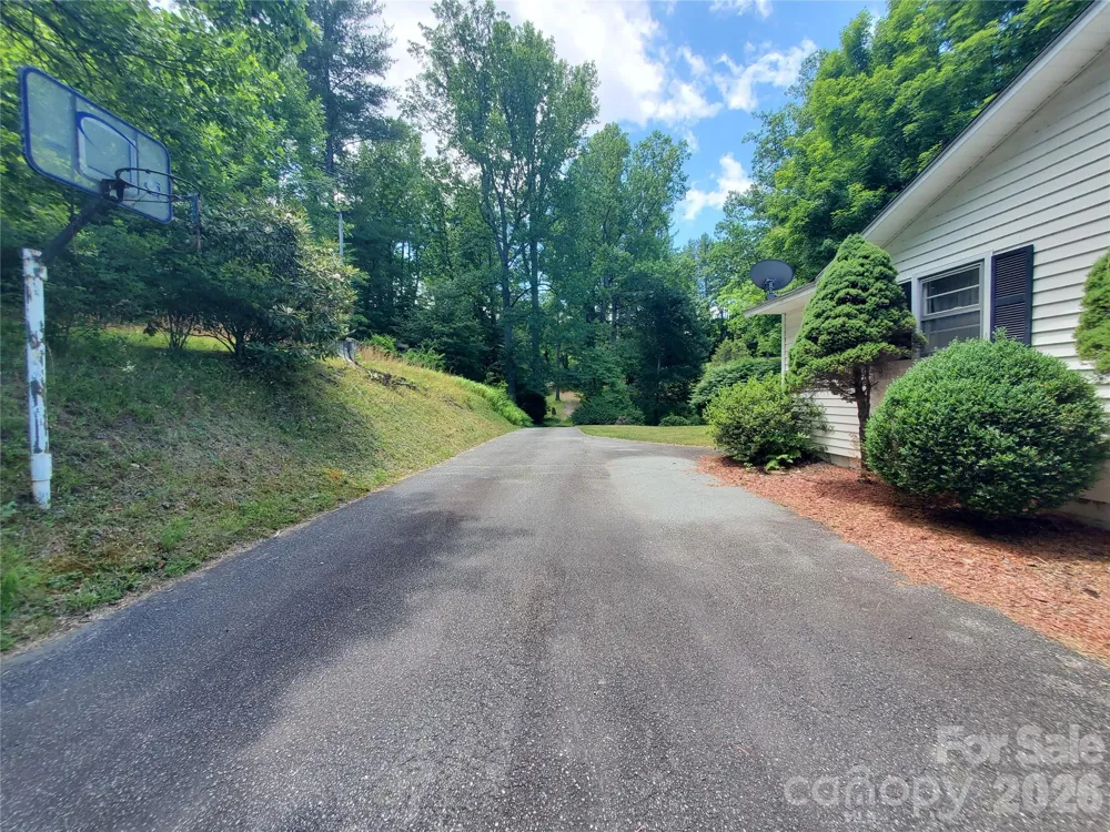 886 Hanging Rock Road Spruce Pine, NC 28777
