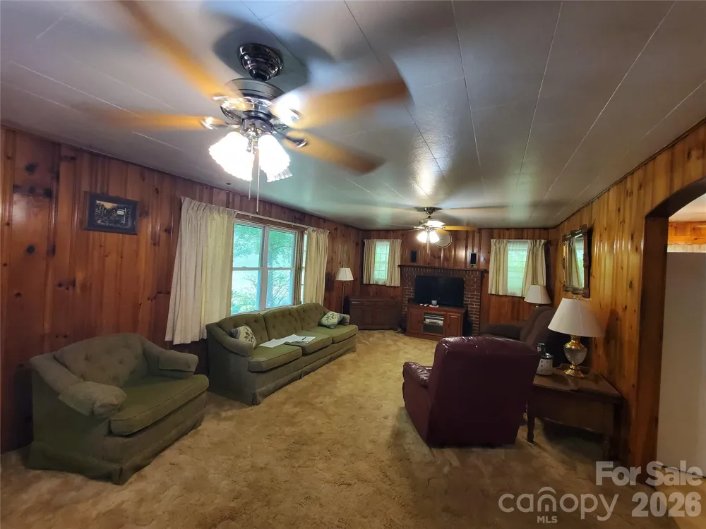 886 Hanging Rock Road Spruce Pine, NC 28777