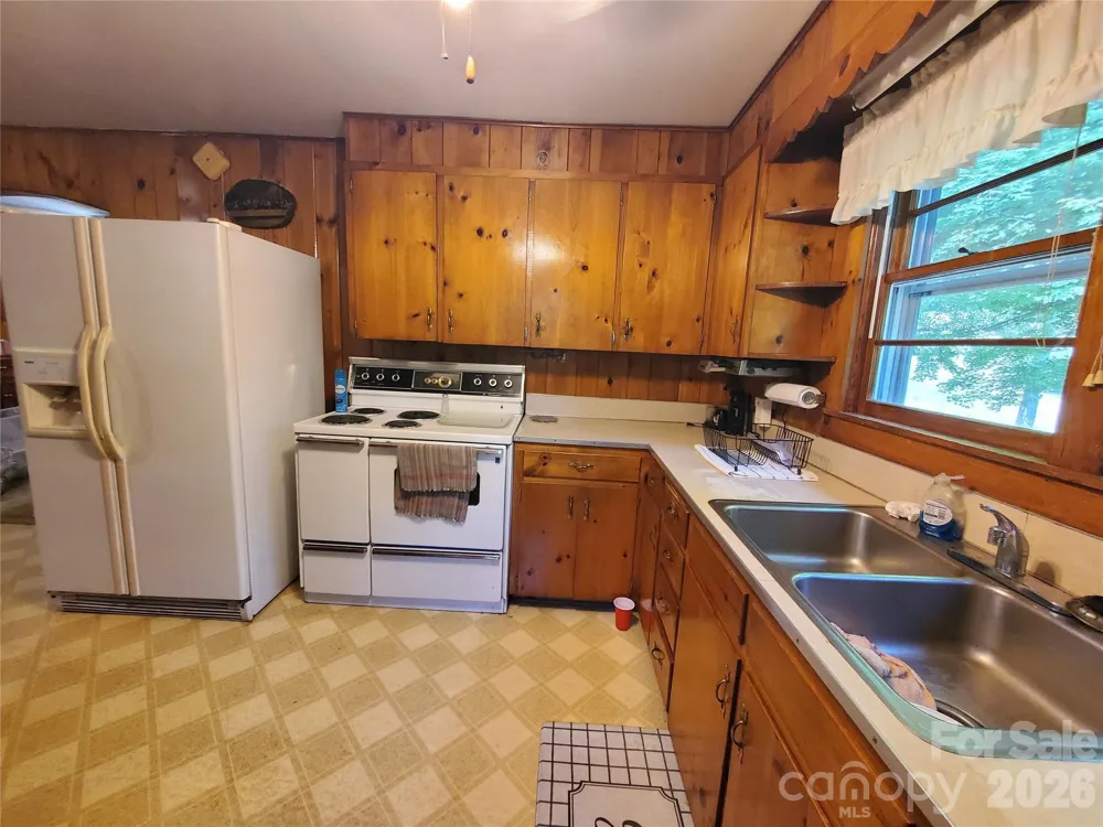 886 Hanging Rock Road Spruce Pine, NC 28777