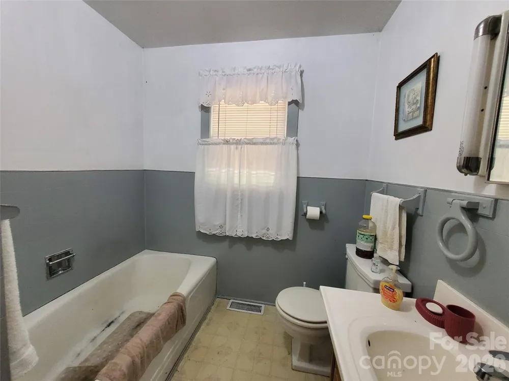 886 Hanging Rock Road Spruce Pine, NC 28777