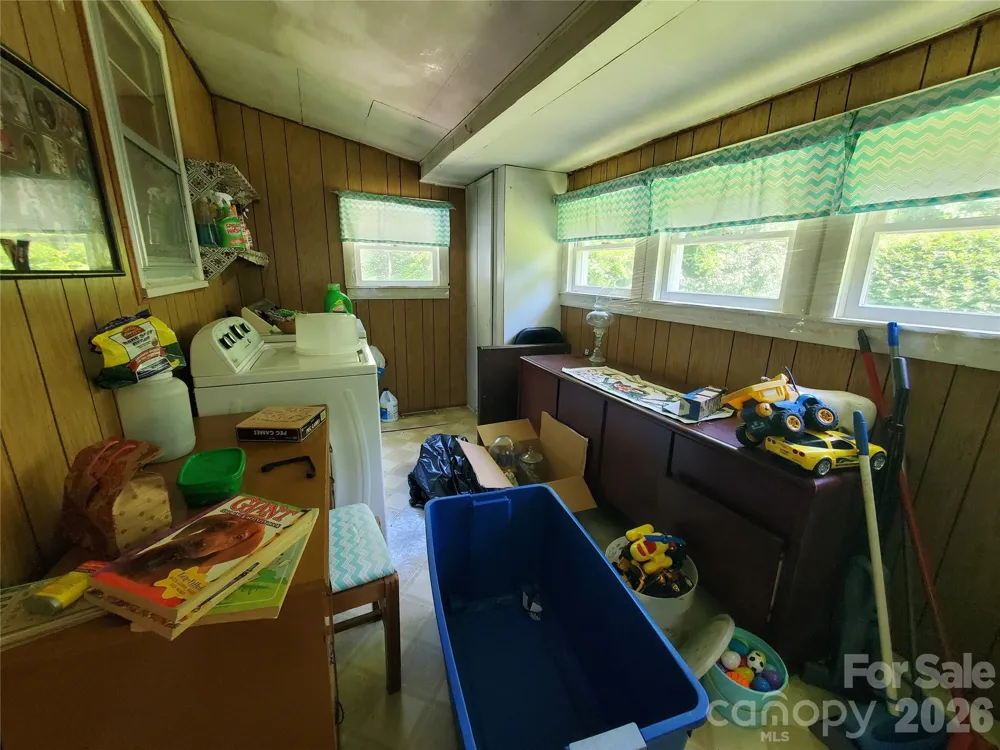 886 Hanging Rock Road Spruce Pine, NC 28777