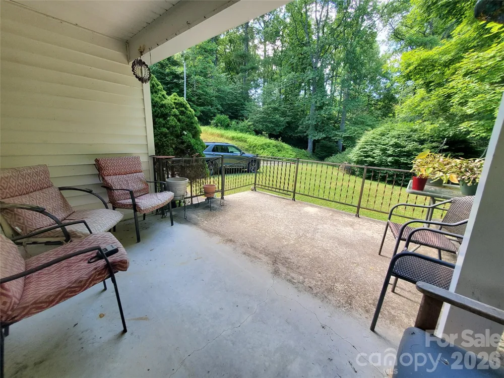886 Hanging Rock Road Spruce Pine, NC 28777