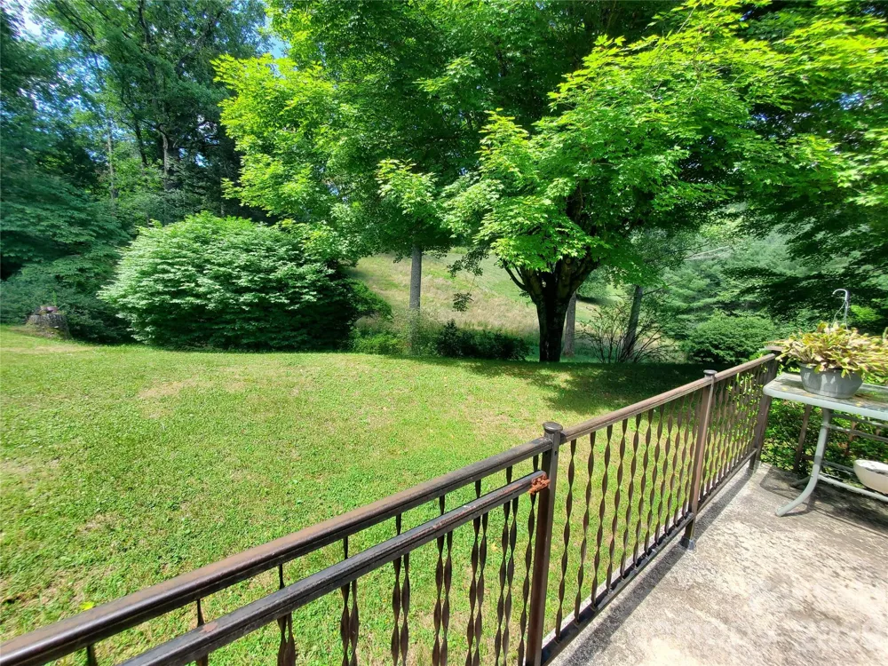 886 Hanging Rock Road Spruce Pine, NC 28777