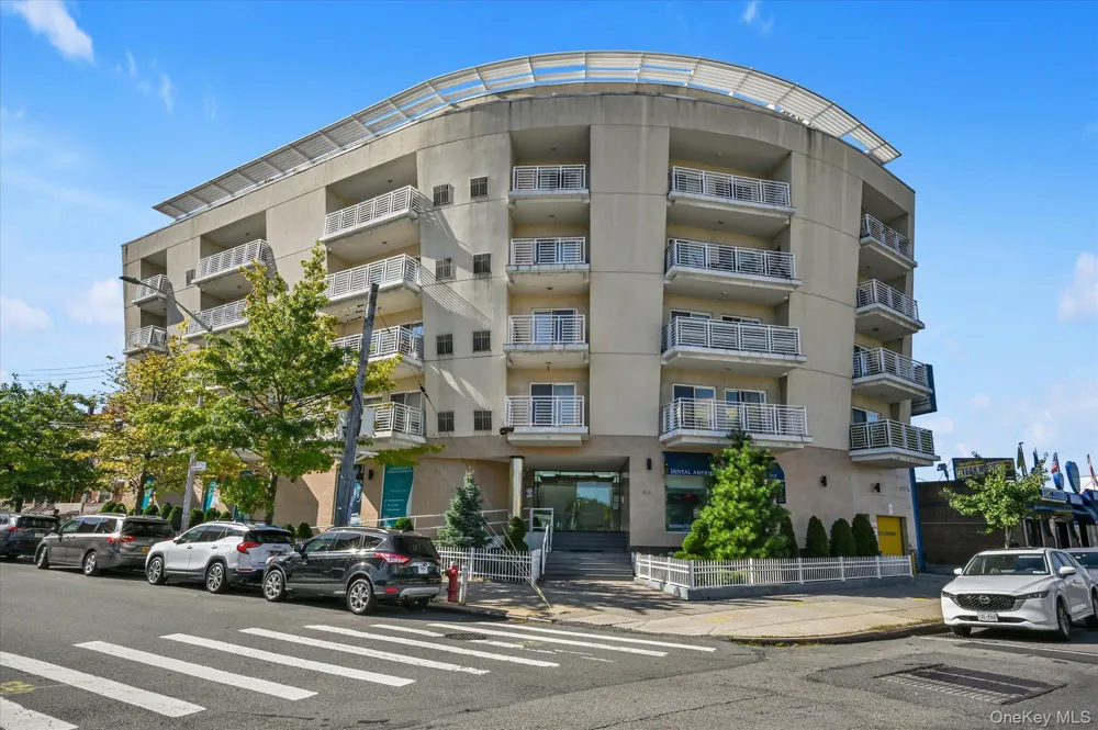 81-14 Queens Boulevard #PH6C Elmhurst, NY 11373