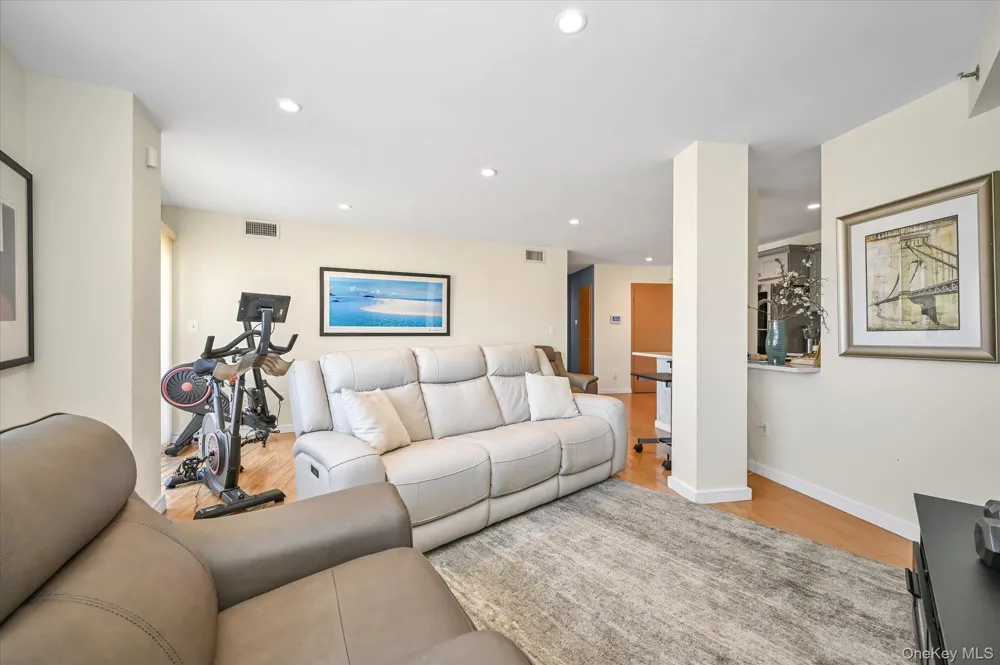 81-14 Queens Boulevard #PH6C Elmhurst, NY 11373