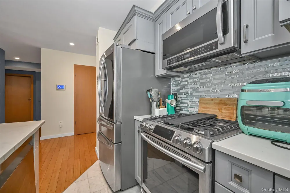 81-14 Queens Boulevard #PH6C Elmhurst, NY 11373