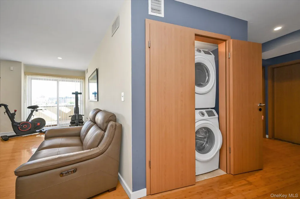 81-14 Queens Boulevard #PH6C Elmhurst, NY 11373