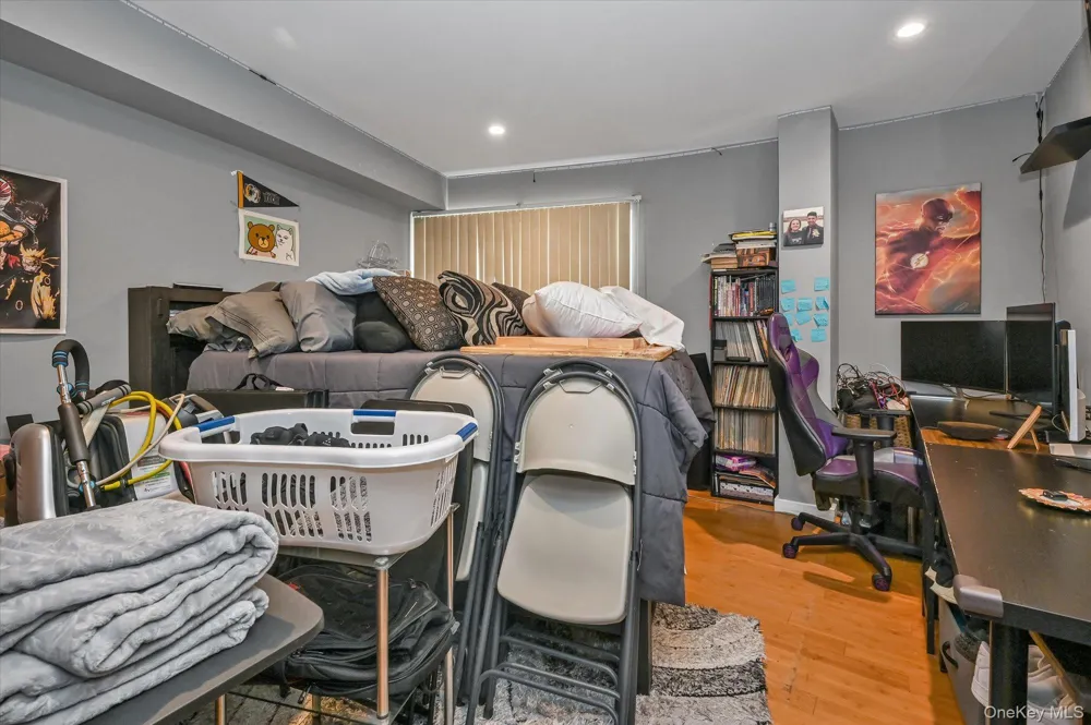 81-14 Queens Boulevard #PH6C Elmhurst, NY 11373