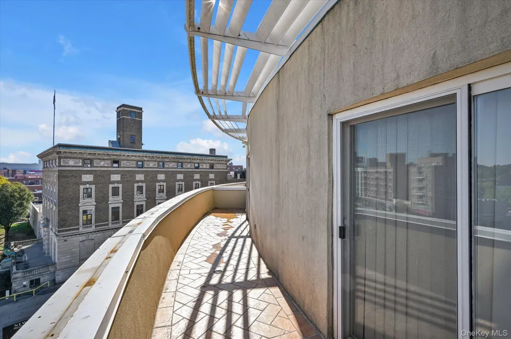 81-14 Queens Boulevard #PH6C Elmhurst, NY 11373