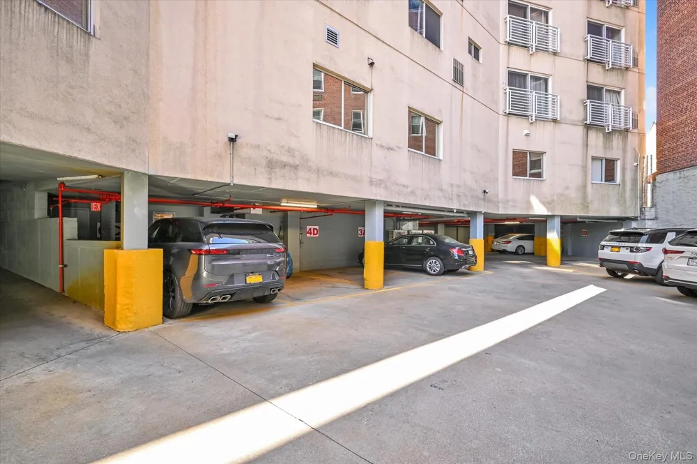 81-14 Queens Boulevard #PH6C Elmhurst, NY 11373
