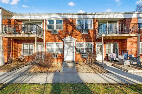 4 Colonial Road #96