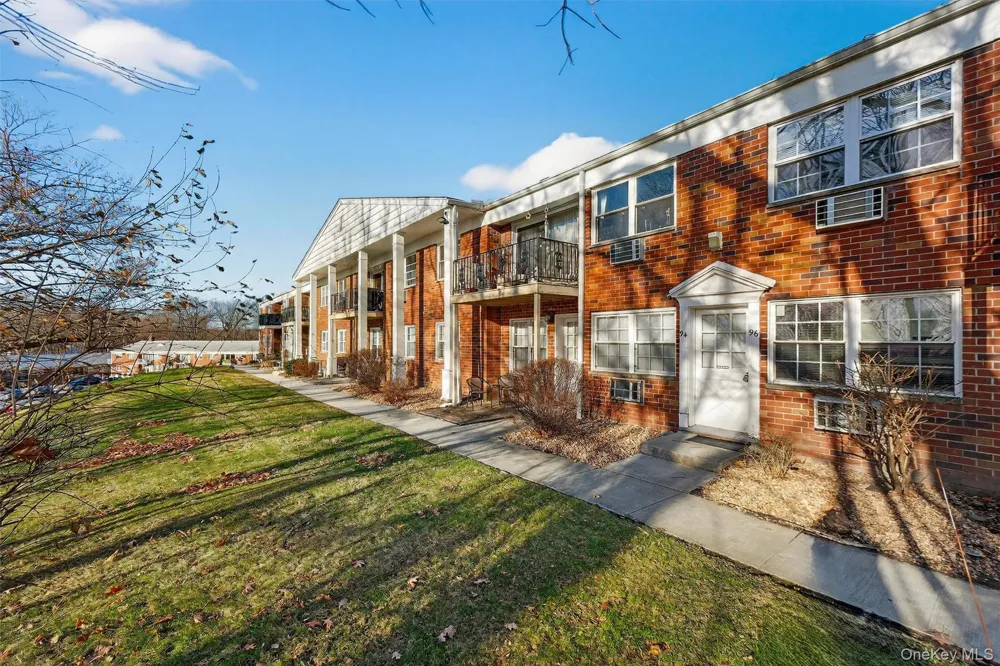 4 Colonial Road #96 Beacon, NY 12508
