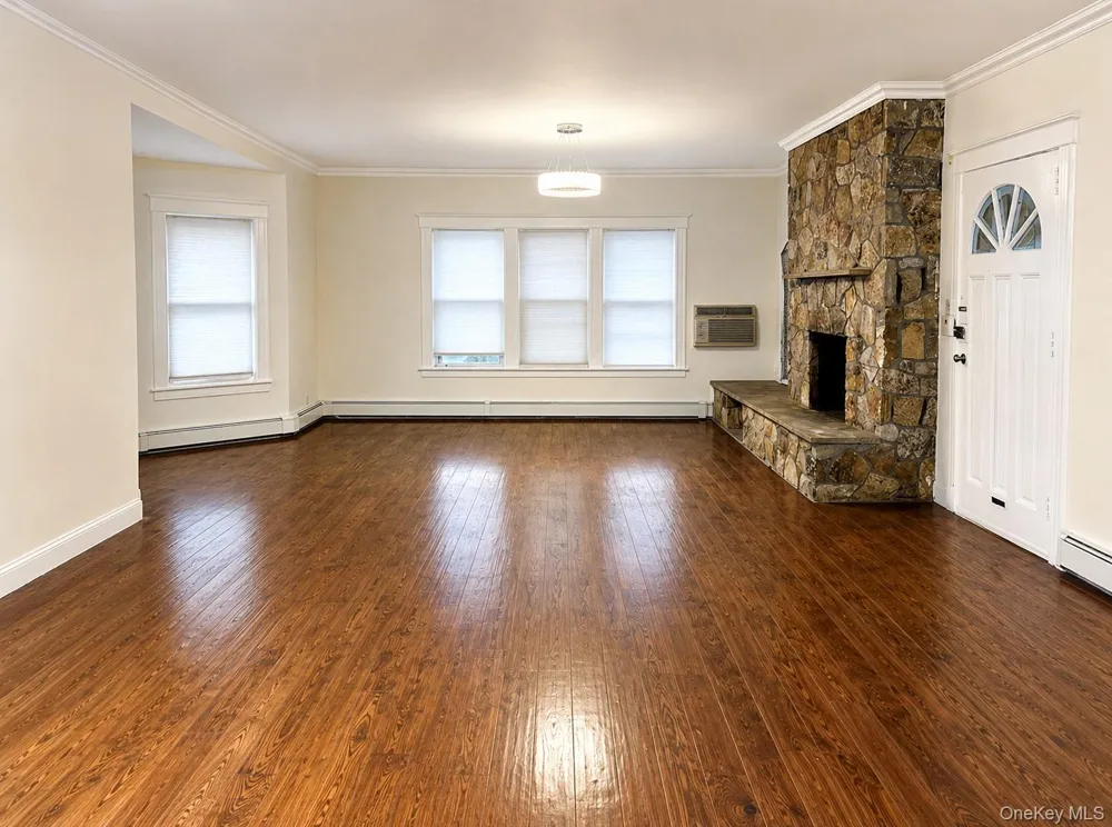 188-06 Soho Drive Hollis, NY 11423