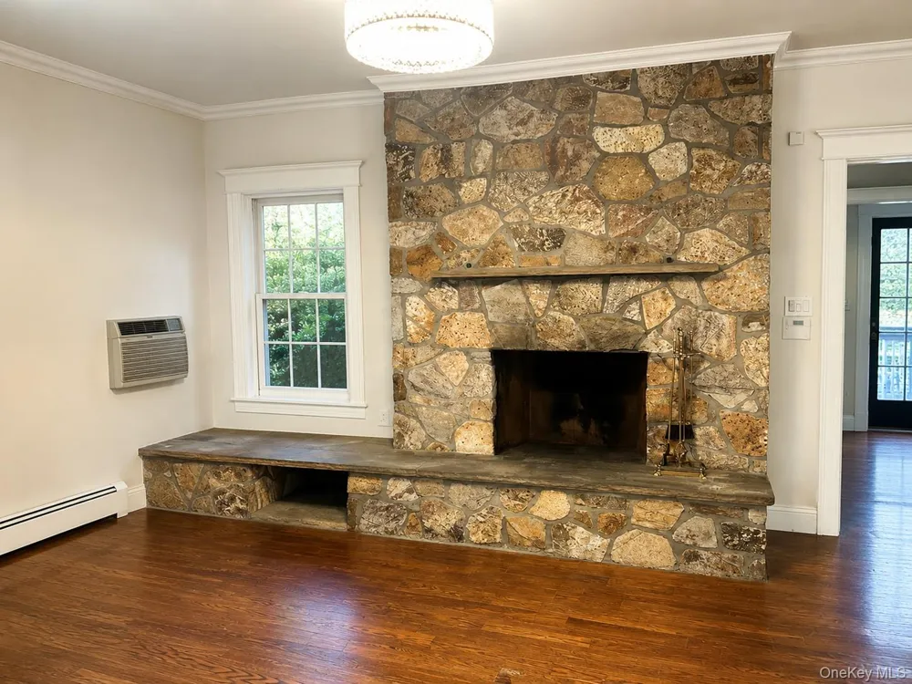 188-06 Soho Drive Hollis, NY 11423