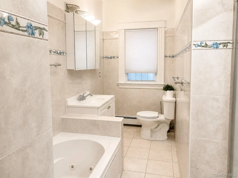 188-06 Soho Drive Hollis, NY 11423