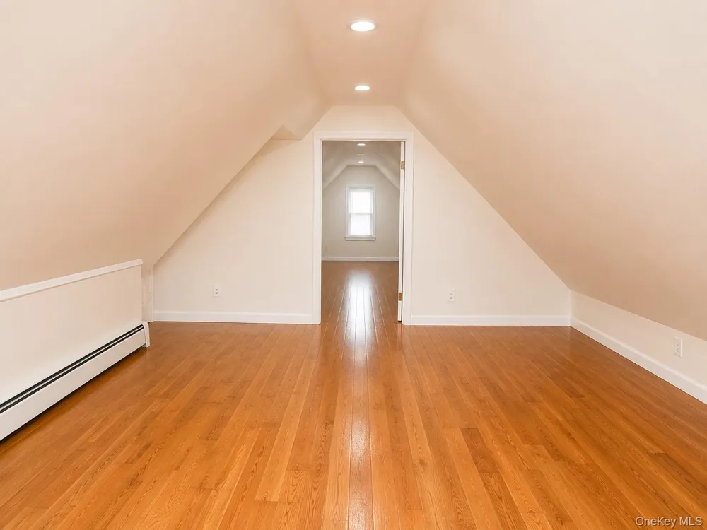 188-06 Soho Drive Hollis, NY 11423