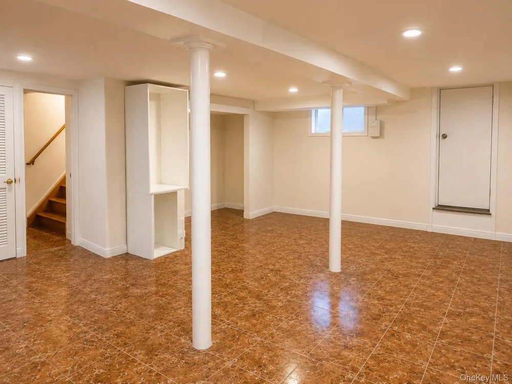 188-06 Soho Drive Hollis, NY 11423