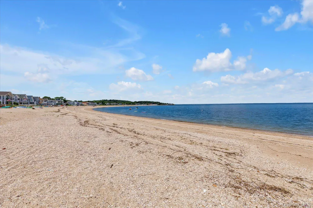 330 Bayville Avenue Bayville, NY 11709