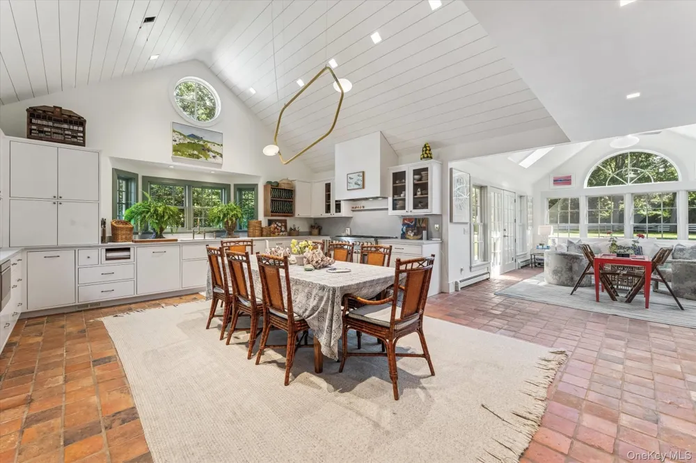 20 Quogue Street Quogue, NY 11959