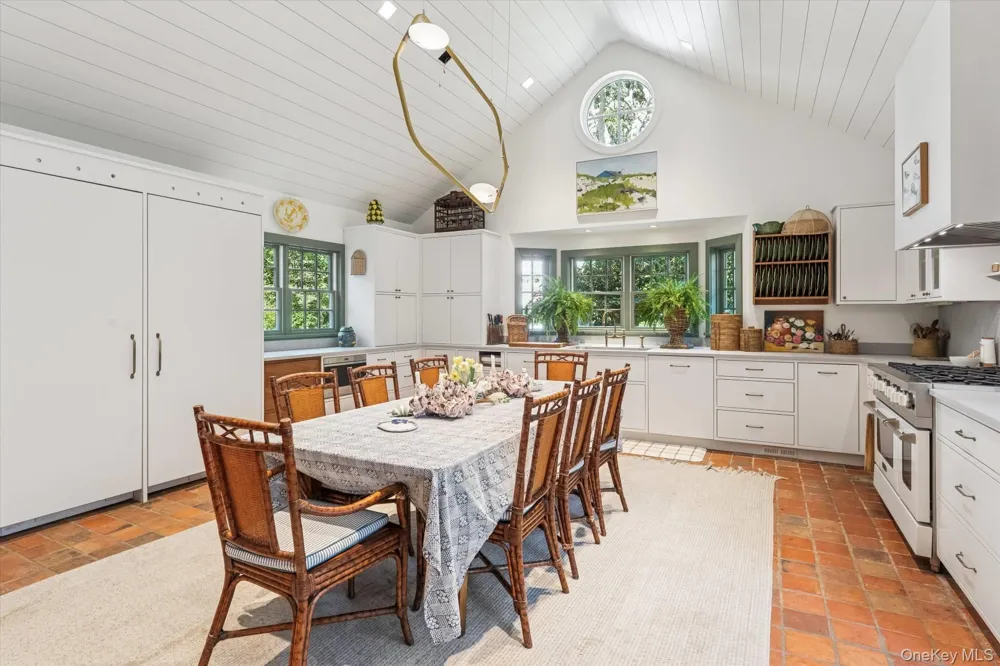 20 Quogue Street Quogue, NY 11959