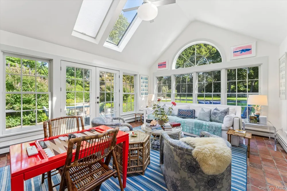20 Quogue Street Quogue, NY 11959
