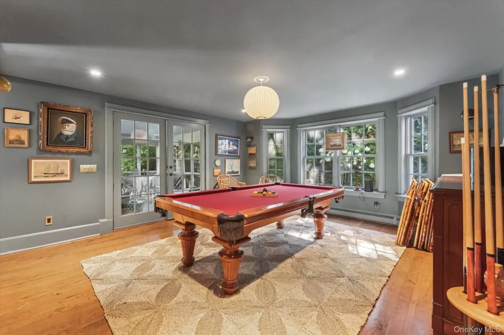 20 Quogue Street Quogue, NY 11959
