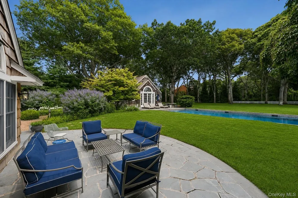 20 Quogue Street Quogue, NY 11959