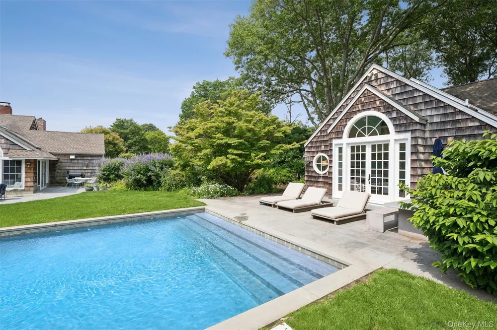 20 Quogue Street Quogue, NY 11959