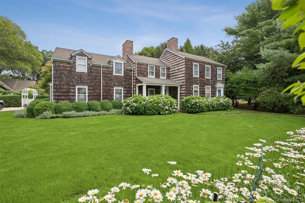 20 Quogue Street Quogue, NY 11959