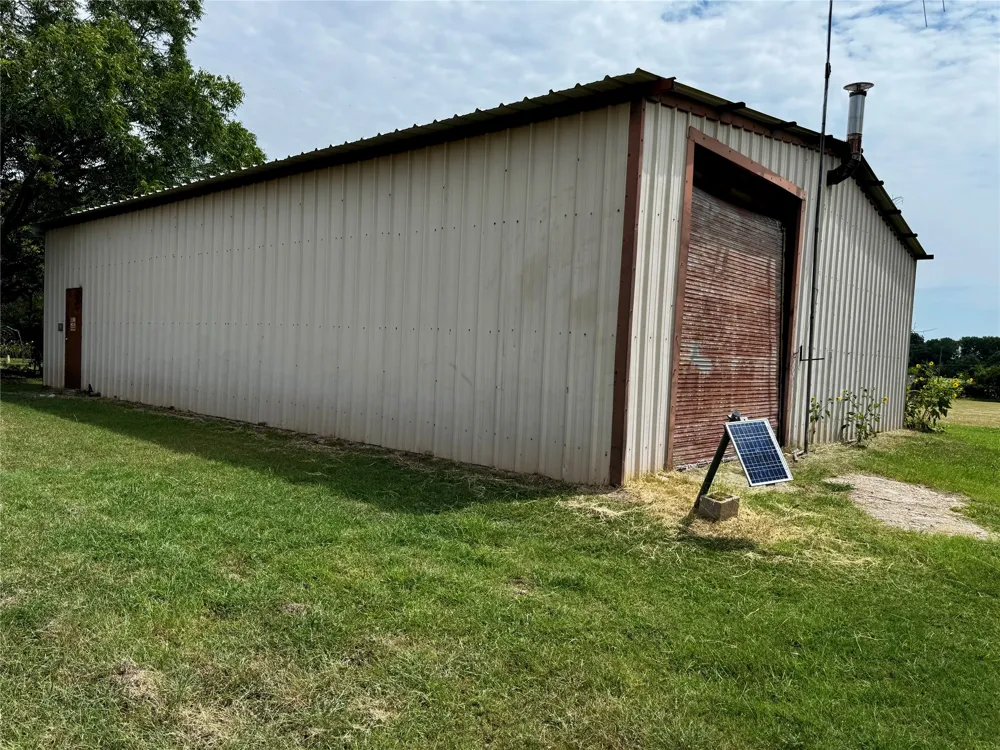 1438 Hurst Road Axtell, TX 76624