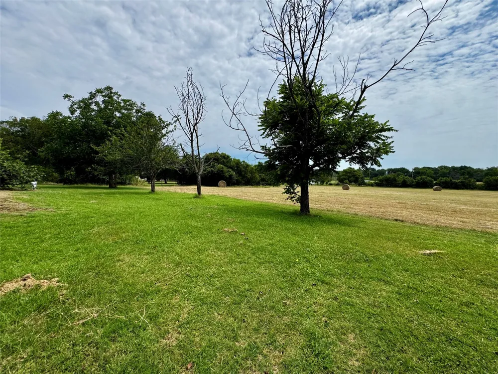 1438 Hurst Road Axtell, TX 76624