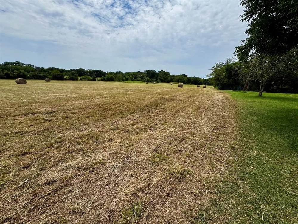 1438 Hurst Road Axtell, TX 76624