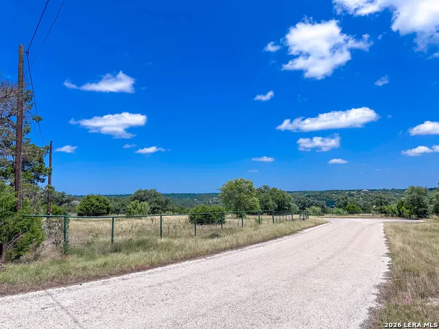 230 Adkins Dr Kerrville, TX 78028