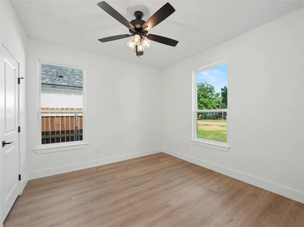 115 Dennis Drive Azle, TX 76020