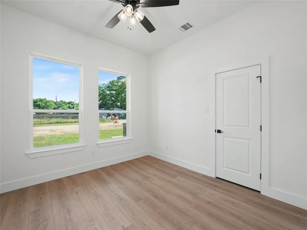 115 Dennis Drive Azle, TX 76020