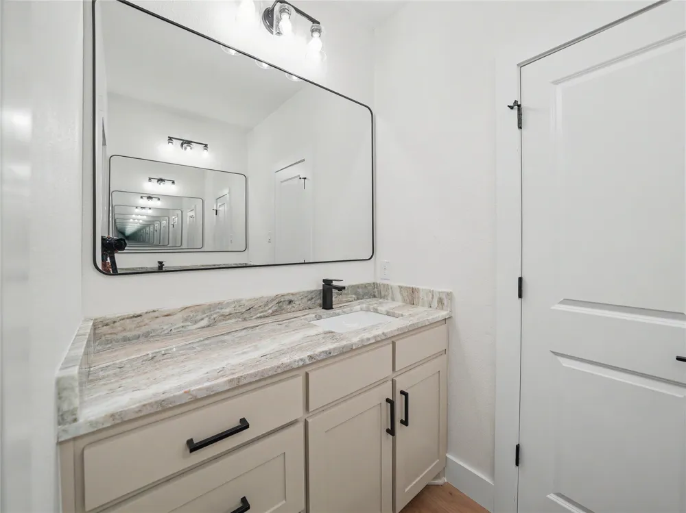 115 Dennis Drive Azle, TX 76020