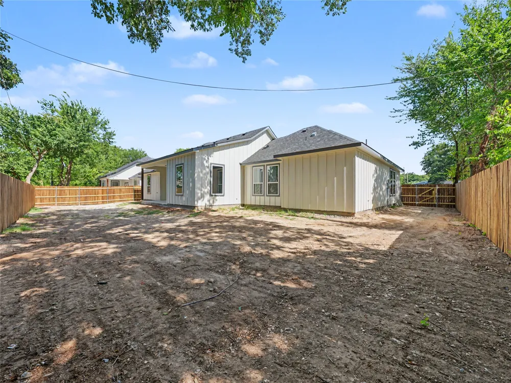 115 Dennis Drive Azle, TX 76020
