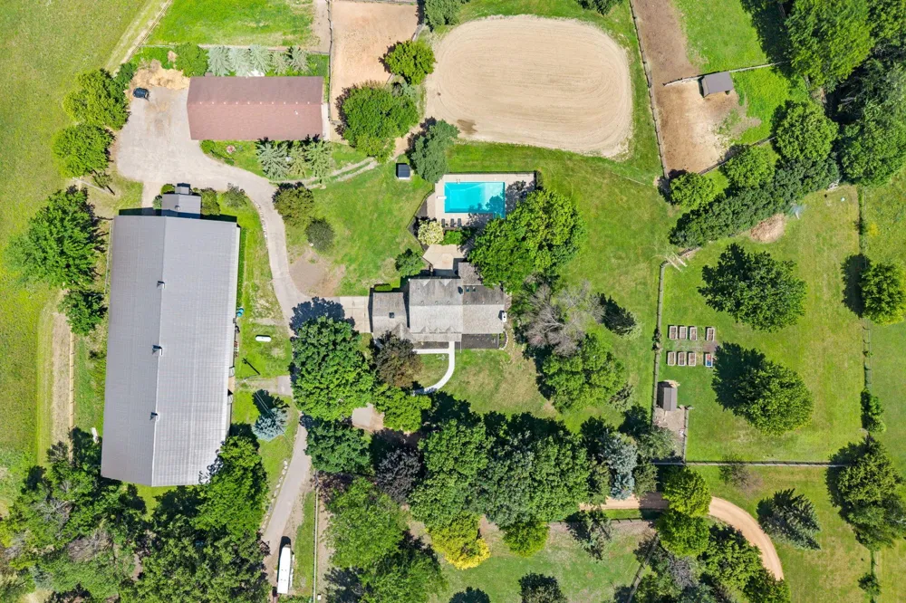 9060 County Road 26 Minnetrista, MN 55359