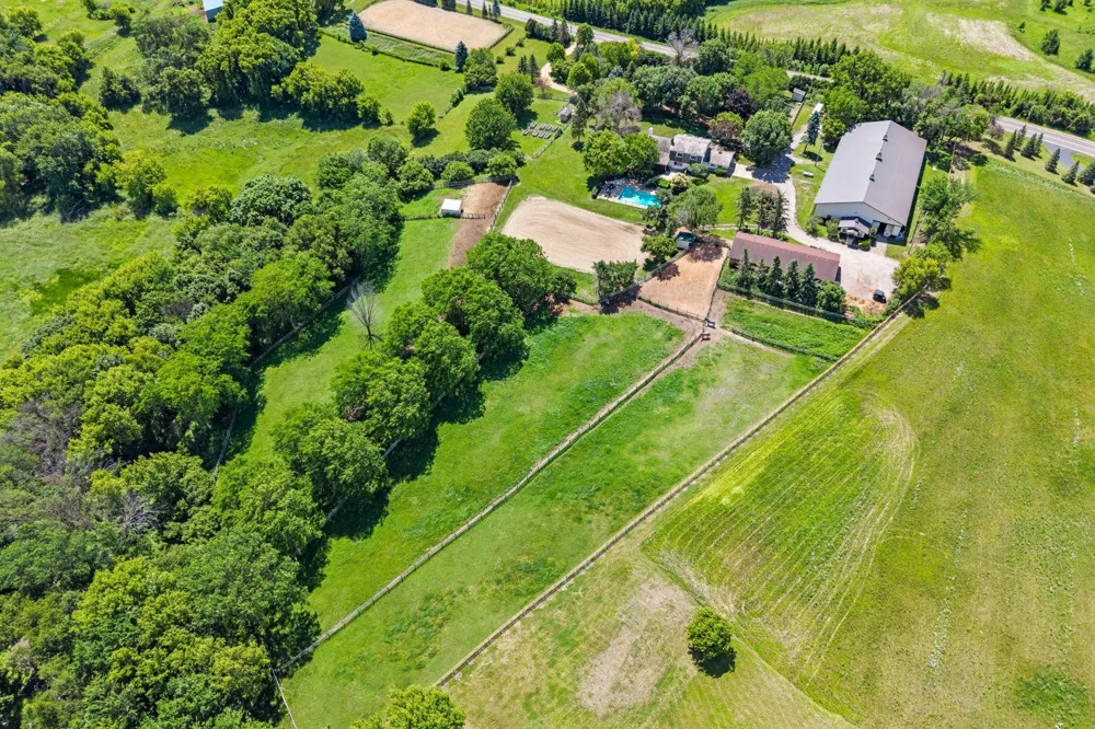 9060 County Road 26 Minnetrista, MN 55359