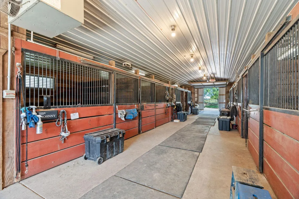 9060 County Road 26 Minnetrista, MN 55359