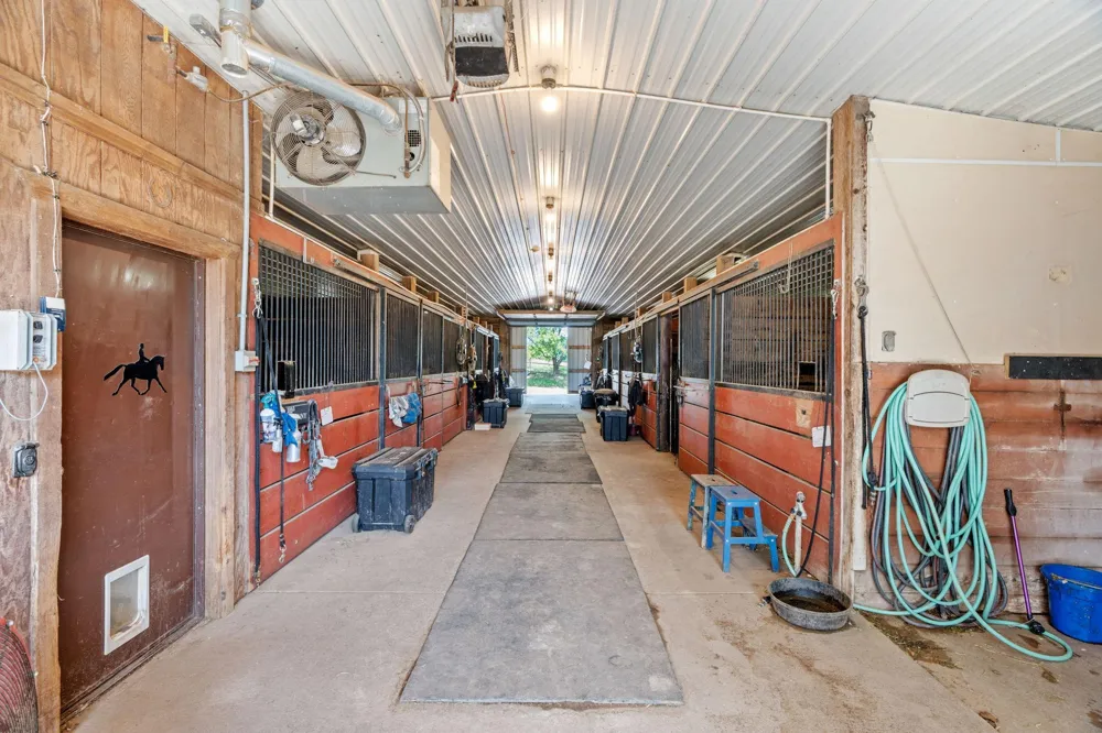 9060 County Road 26 Minnetrista, MN 55359