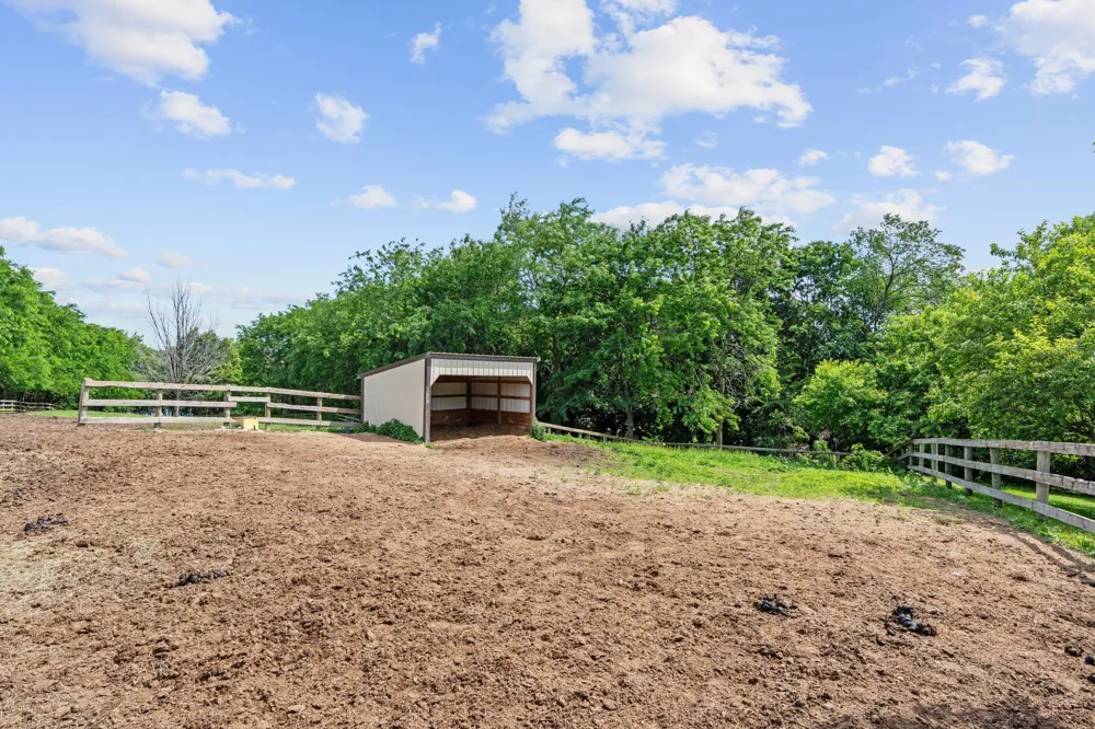9060 County Road 26 Minnetrista, MN 55359