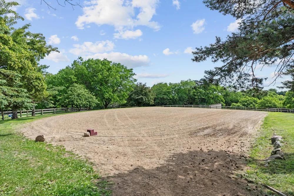 9060 County Road 26 Minnetrista, MN 55359