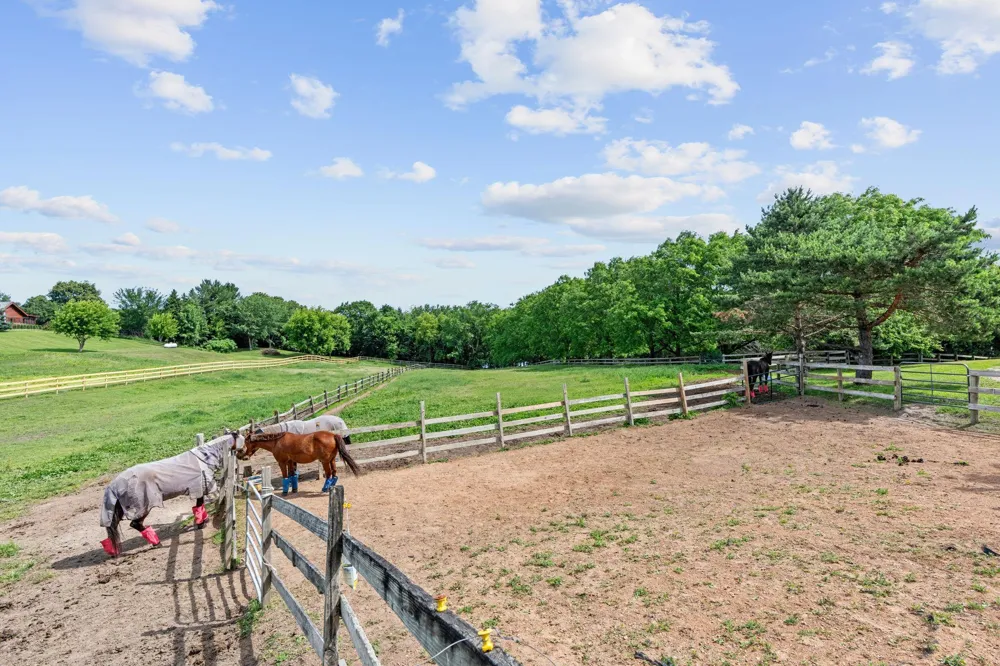 9060 County Road 26 Minnetrista, MN 55359
