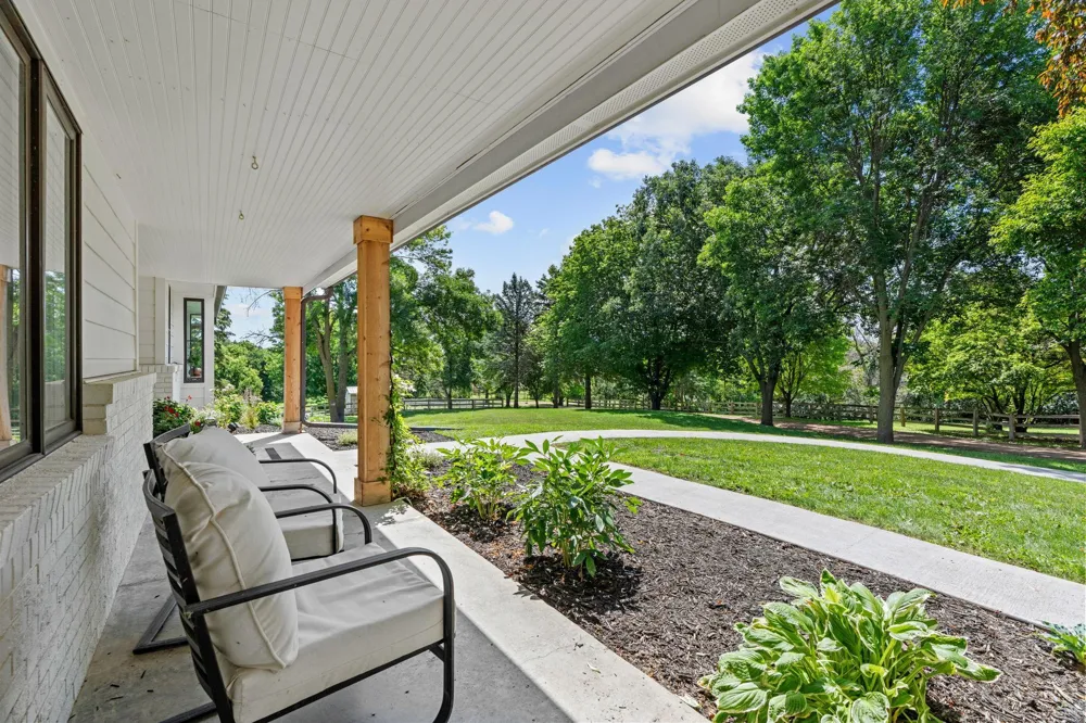 9060 County Road 26 Minnetrista, MN 55359